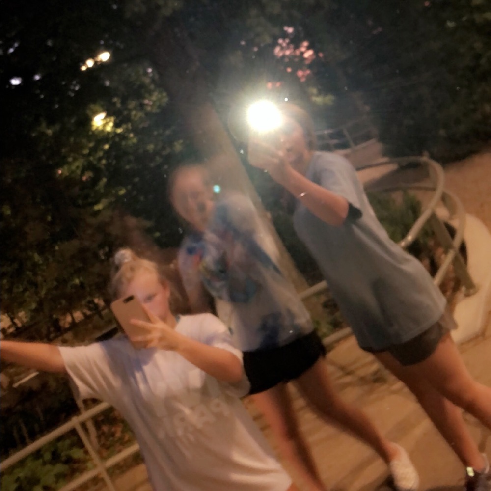 Meet your Posher, Avery